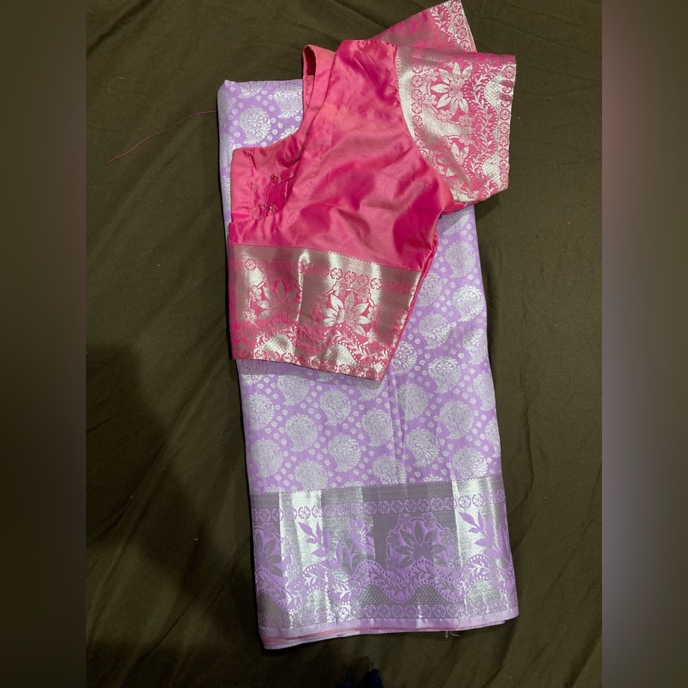 Lavender Saree - Picture 3 of 8